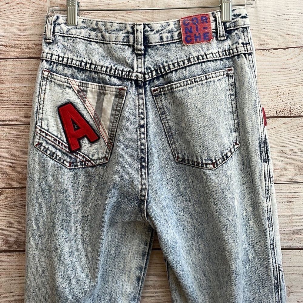 ‎VINTAGE CORNICHE APPLIQUÉD HIGH RISE JEANS - Picture 7 of 11